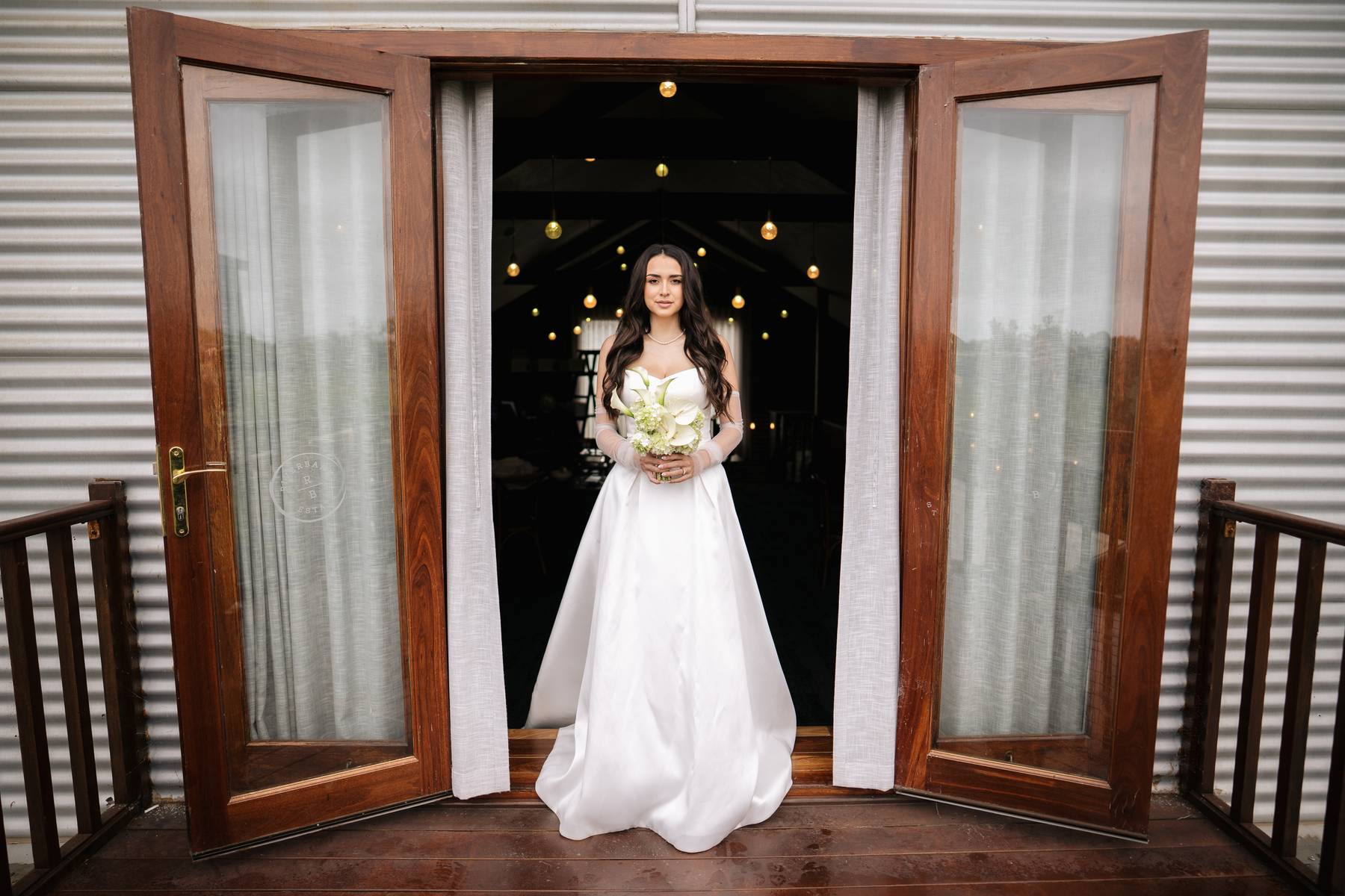 Lia Schimith Photography Classic Wedding Dress style